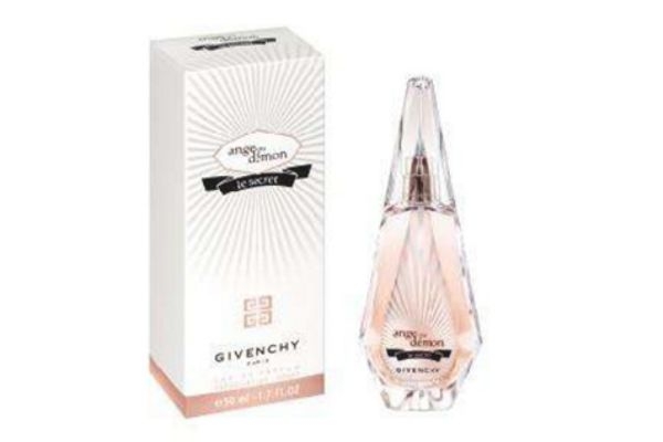 臀部肥胖纹形成原因(臀部有肥胖纹是什么原因)