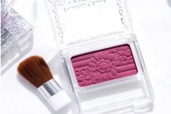 拉杜丽彩妆什么档次的,拉杜丽化妆品