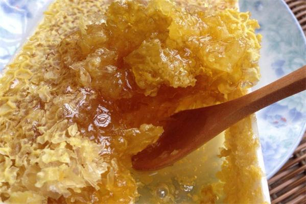 蜂巢蜜怎么保存(蜂巢蜜怎么保存最好)