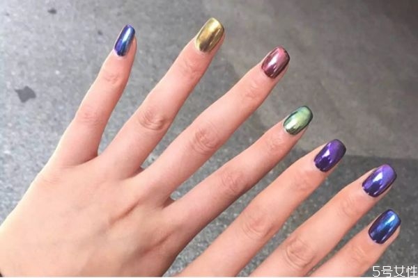 极光粉美甲做法步骤,美甲极光粉怎么用