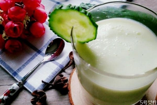 酸奶中的护肤作用(酸奶护肤功效和作用) 酸奶中的护肤作用(酸奶护肤功效和作用)