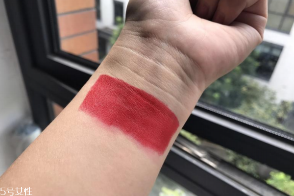 奶茶色口红适合什么肤色的人,肉桂奶茶色口红适合什么肤色