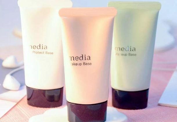 mac小辣椒是哑光的吗(mac小辣椒滋润和哑光)