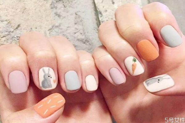 白色美甲变黄怎么处理,白色美甲发黄怎么处理