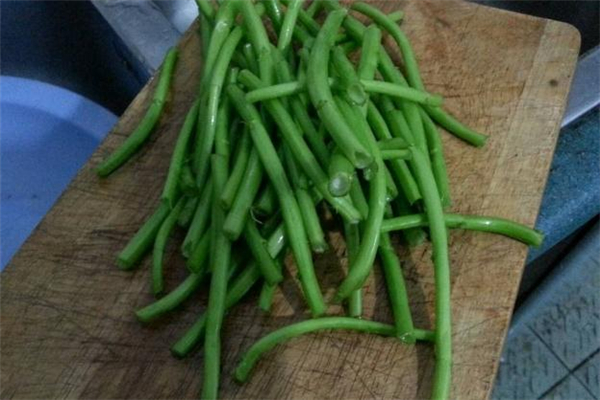 空心菜的营养价值(空心菜的营养价值和功效和作用)