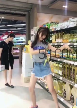 美瞳模糊是怎么回事(美瞳模糊是怎么回事)