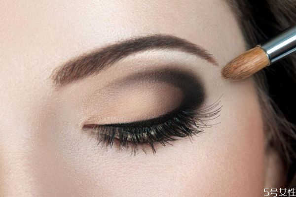 什么人群不能做仰卧起坐呢(哪些人不适宜做仰卧起坐)