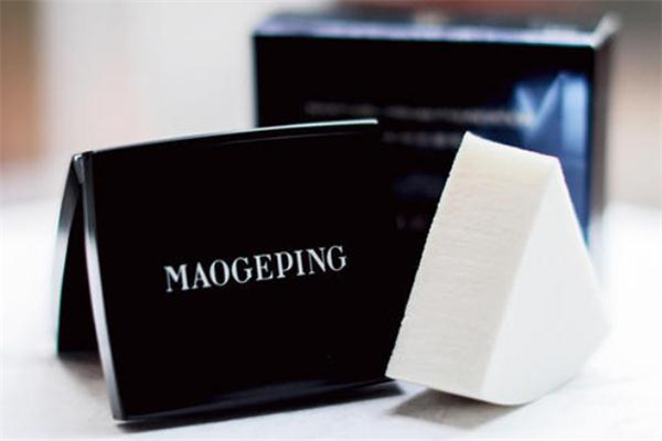 粉扑能用卸妆水清洗吗,粉扑清洗剂可以卸妆吗