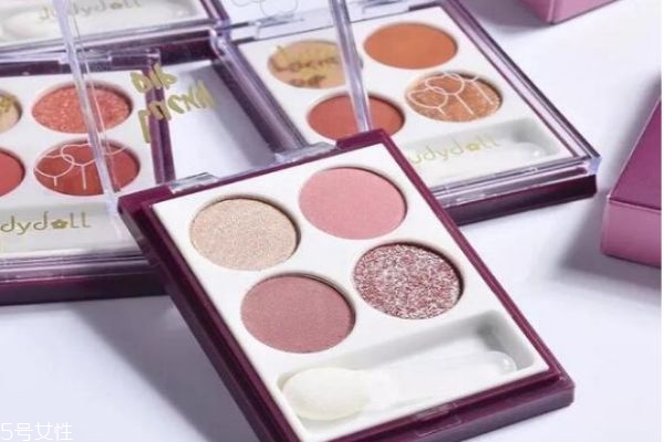 雅诗兰黛粉底液用什么涂抹最好,粉底液用什么上妆最服帖