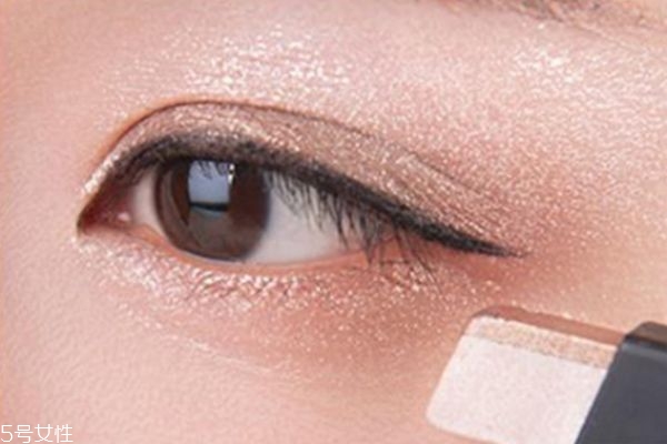 指甲油干的慢,指甲油干得慢是什么原因