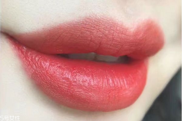 dior迪奥变色润唇膏,dior变色唇膏004