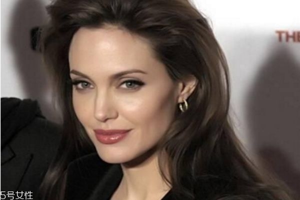 肚脐的形状都是遗传的吗?(肚脐眼形状遗传吗)