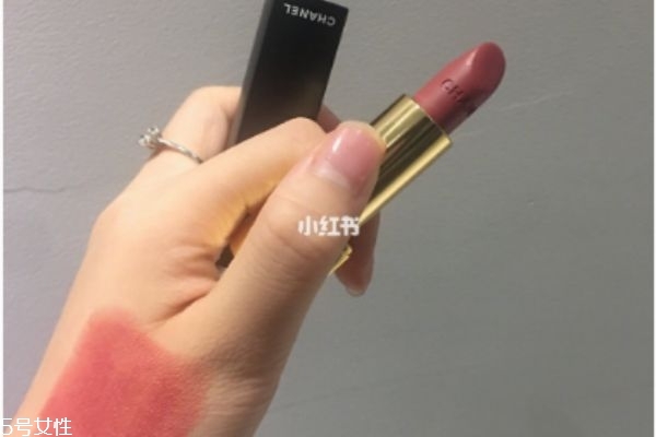 理发店卷头发的步骤图解,早上怎么简单打理卷发