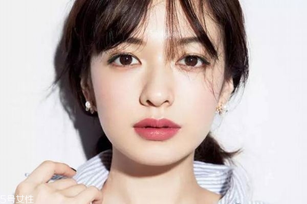 娃娃妆容怎么画,娃娃脸怎么画可爱的妆