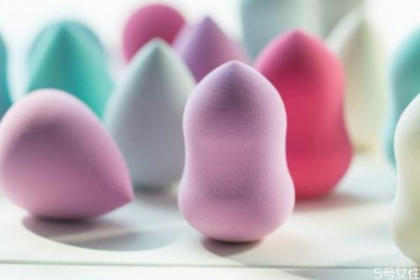 丰胸精油和霜能同时用吗(丰胸精油和丰胸霜能一起使用吗)