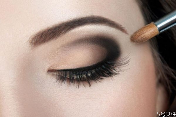 focallure什么牌子,focallure眼影盘