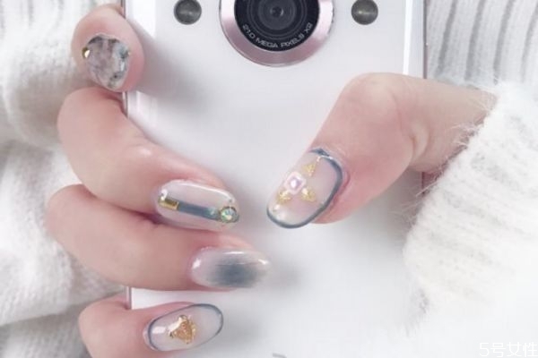 光疗胶是什么时候涂的,光疗胶是干嘛用的