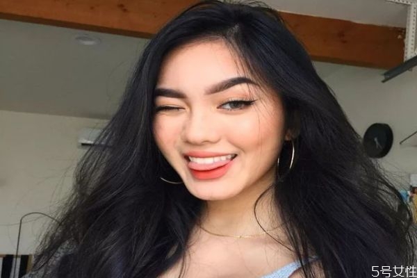 熬夜的黑眼圈怎么消除(熬了一次夜,黑眼圈怎么快速消除)