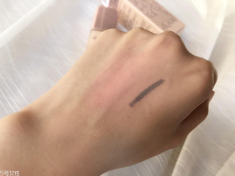 唇釉不掉色安全吗,唇釉掉色有什么办法