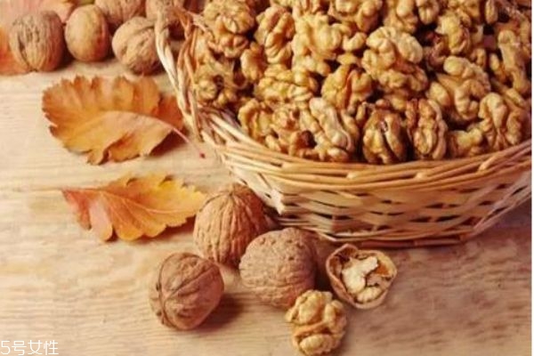 核桃的营养价值有多少呢(核桃的营养价值是什么)