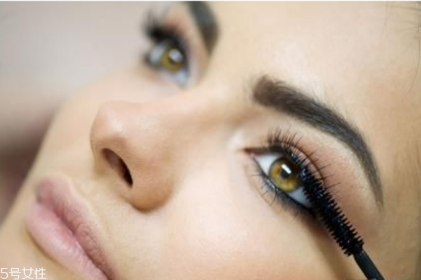 圣罗兰超模粉底液色号怎么选,圣罗兰超模粉底液适合什么肤质