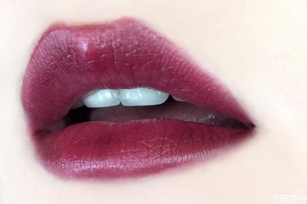 阿玛尼粉底液的正确用法,阿玛尼粉底怎么用