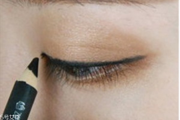 完美锁骨的特征(锁骨的特点)