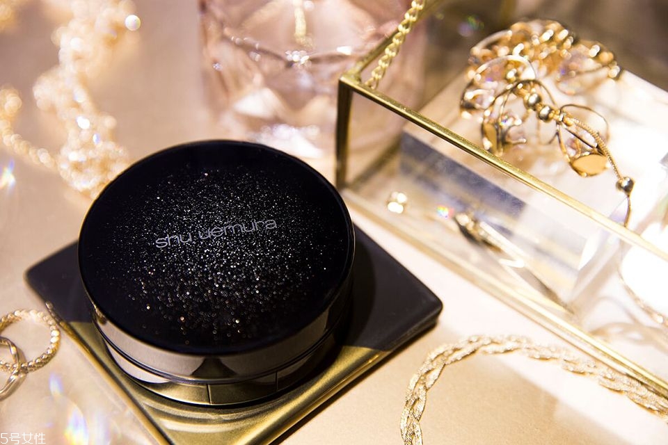 遮瑕好的粉底液推荐,哪个牌子粉底液好用遮瑕效果强的 遮瑕好的粉底液推荐,哪个牌子粉底液好用遮瑕效果强的