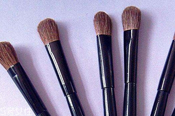 扩香石是什么做的,扩香石是什么材料做的