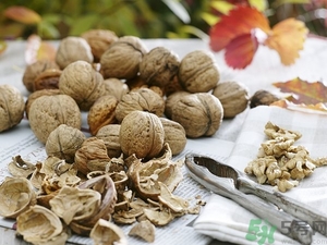 生的碧根果怎么吃,碧根果生吃有什么好处