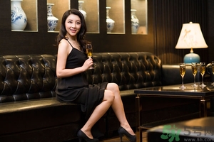 洋葱泡葡萄酒什么时候喝最好,干红葡萄酒什么时候喝最好 洋葱泡葡萄酒什么时候喝最好,干红葡萄酒什么时候喝最好