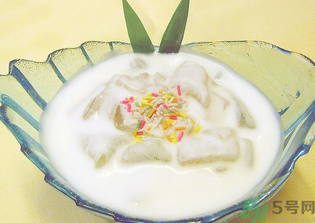 柿子和酸奶能一起吃吗吃了会怎样,柿子和酸奶能一起吃吗会中毒吗 柿子和酸奶能一起吃吗吃了会怎样,柿子和酸奶能一起吃吗会中毒吗