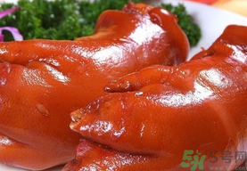 减肥的时候可以吃猪蹄子吗,晚上吃猪蹄会胖吗?