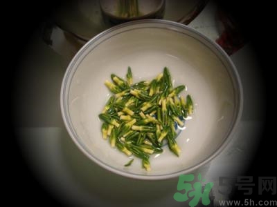 泡水喝的功效和作用,黄芪泡水喝的功效和作用禁忌 泡水喝的功效和作用,黄芪泡水喝的功效和作用禁忌