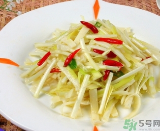 韭黄和蒜黄哪个好吃,蒜黄和韭黄哪个好吃 韭黄和蒜黄哪个好吃,蒜黄和韭黄哪个好吃