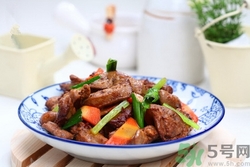 胡萝卜炒鸡肝的做法,胡萝卜炒鸡肝的做法窍门