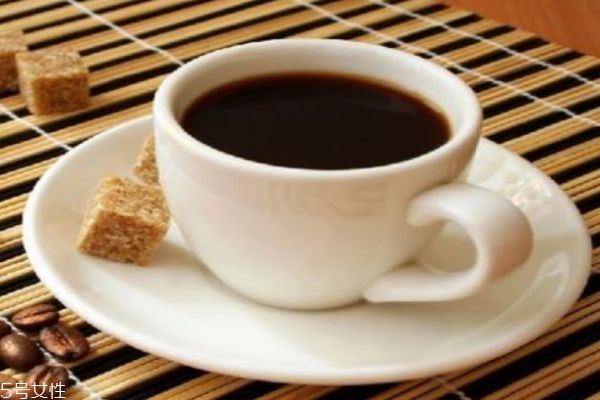 咖啡喝的过量有什么危害吗(喝咖啡过量会产生什么危害吗)
