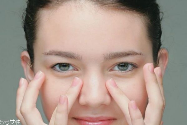 眼霜到底第几步用,眼霜什么时候用比较好