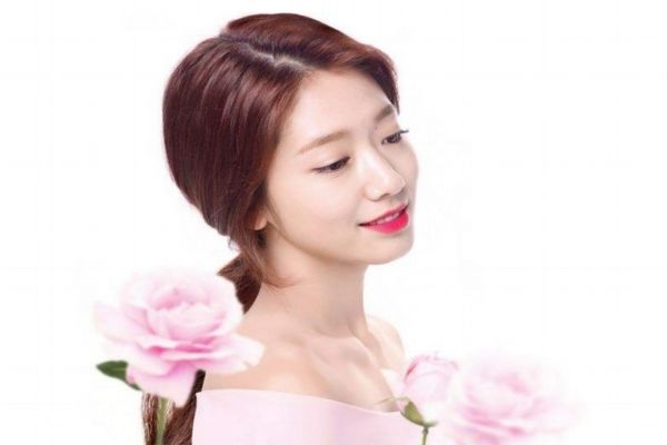 油性皮肤是什么原因引起的,皮肤大量出油是什么原因 油性皮肤是什么原因引起的,皮肤大量出油是什么原因