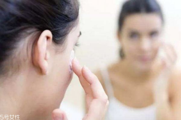 40-50岁护肤品排行榜干性皮肤,干皮适合哪个牌子的护肤品 40-50岁护肤品排行榜干性皮肤,干皮适合哪个牌子的护肤品