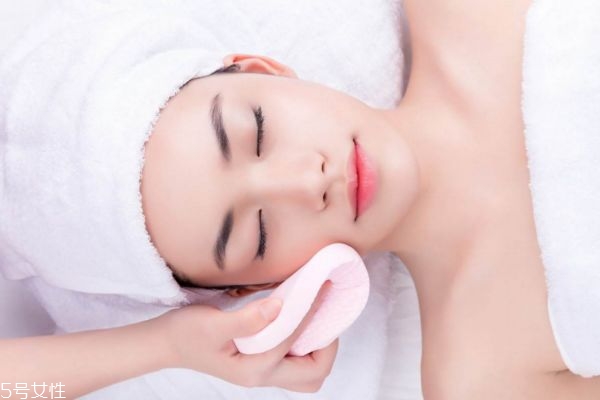 脸上为什么经常长粉刺,为什么脸上会长粉刺?该怎么避免