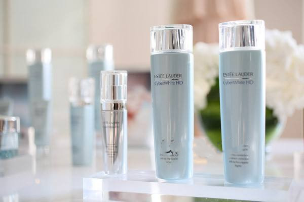 雅诗兰黛是美国的吗,雅诗兰黛是美国的吗还是日本的