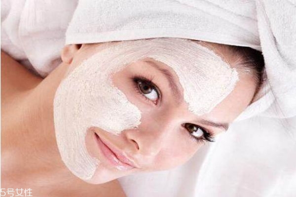 脸被太阳晒黑了怎样才能恢复过来,晒黑的脸怎么变白