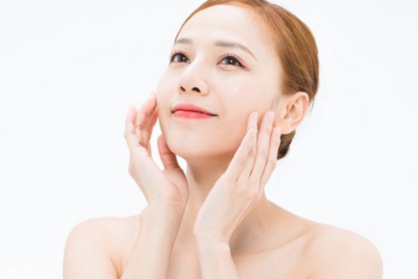 油性皮肤敏感肌适合什么护肤品,油性敏感皮肤用什么护肤品比较好