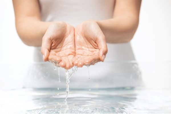 干性皮肤出油是为什么,干皮变油皮怎么回事