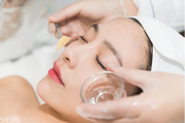 干皮会出油吗,干皮为什么出油很严重