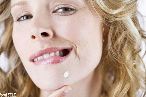 如何去下巴上的痘痘,下巴长好多粉刺怎么办