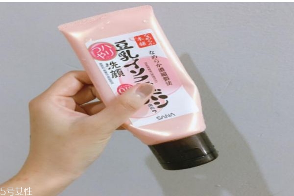 娜塔莎是什么牌子,娜尔妃莎是什么牌子 娜塔莎是什么牌子,娜尔妃莎是什么牌子