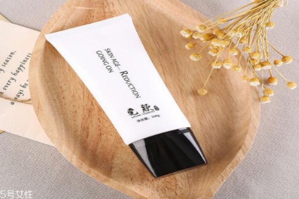 什么牌子的氨基酸洗面奶好,那个氨基酸洗面奶好