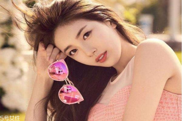 皮肤晒伤后留下黑色素该怎么去除,晒了一天太阳皮肤晒黑怎么修复